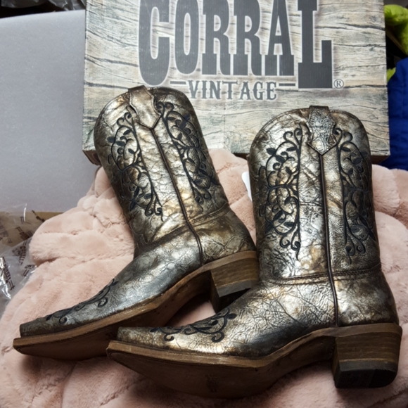 NIB Corral TEEN vintage bronze black boots size 6 - Picture 4 of 14